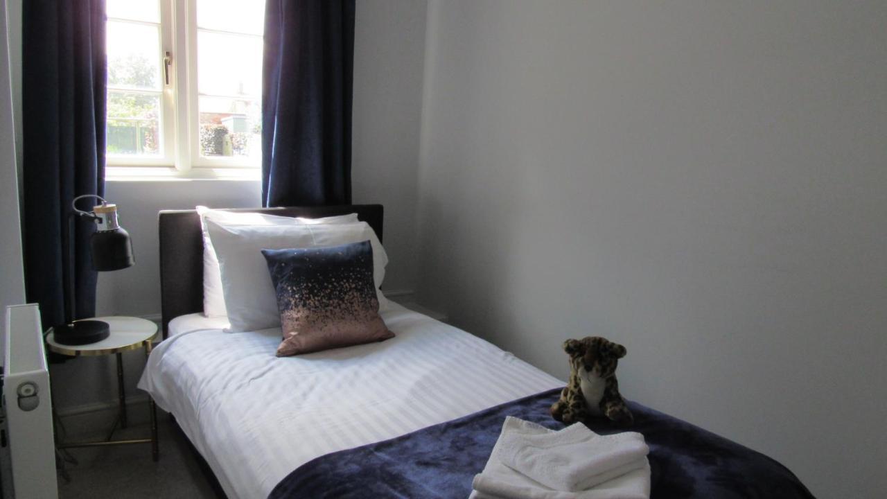 The Old Vicarage Hotel & Restaurant Bridgwater Kültér fotó A single bed